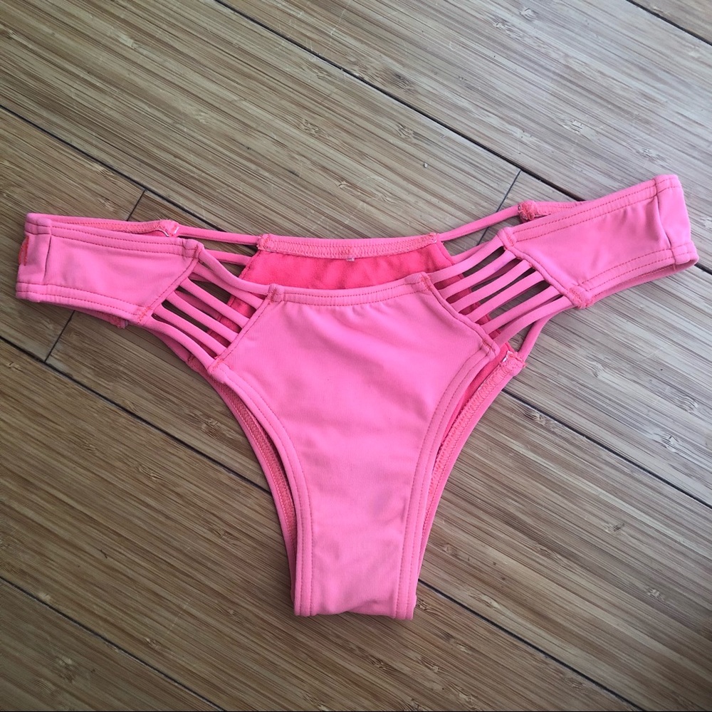 ✨Rip Curl Bikini Bottoms✨